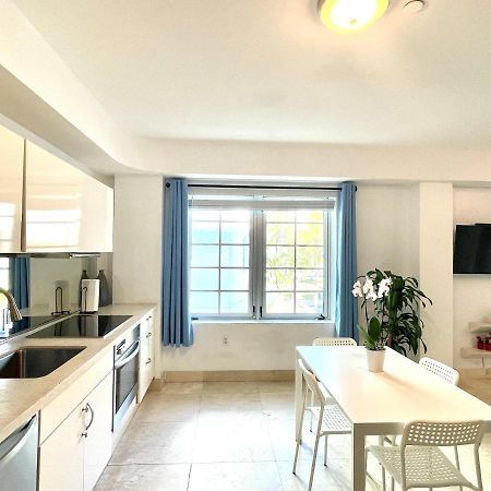 Beachfront Apt In Carlyle Hotel On Ocean Drive Miami Beach Bagian luar foto