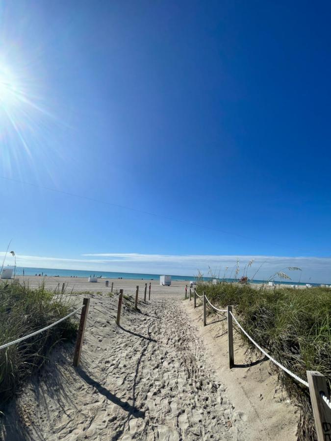 Beachfront Apt In Carlyle Hotel On Ocean Drive Miami Beach Bagian luar foto